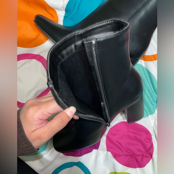 Black booties heels - Picture 3 of 5